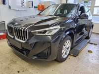 Skats no kreisās puses priekšā