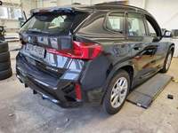 Skats no labās puses aizmugurē