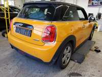 Pogled od pozadi desno