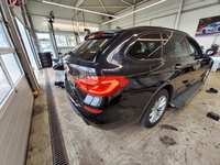 Pogled od pozadi desno