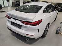 Skats no labās puses aizmugurē