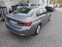 Pogled od pozadi desno