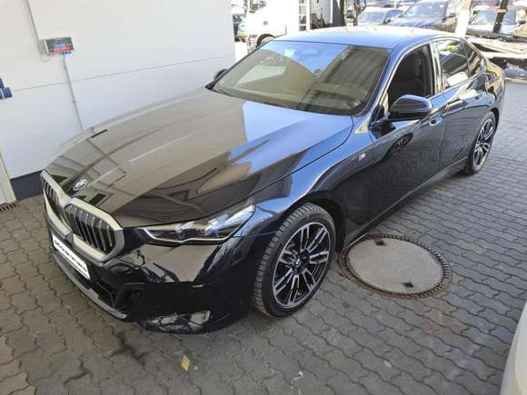 Pogled od napred levo