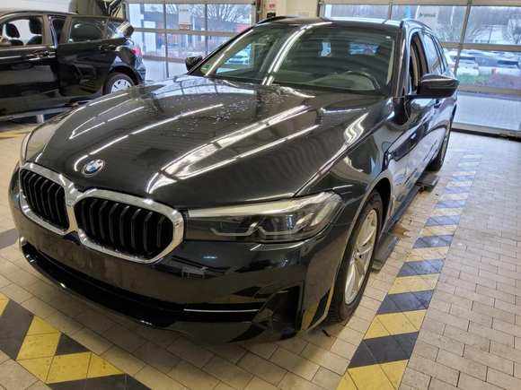 Pogled od napred levo