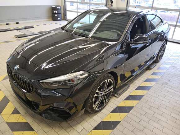 Skats no kreisās puses priekšā