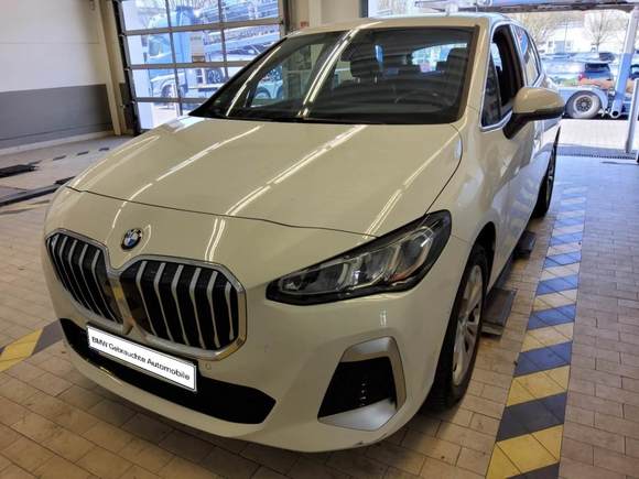 Pogled od napred levo