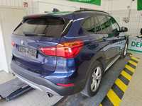 Pogled od pozadi desno