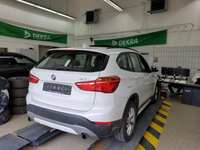 Pogled od pozadi desno