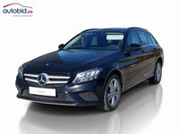 Skats no kreisās puses priekšā