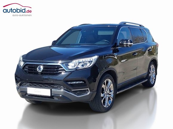 Skats no kreisās puses priekšā