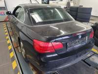 Vaade tagant vasakult