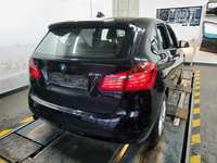 Pogled od pozadi desno