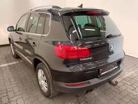 Вид сзади слева