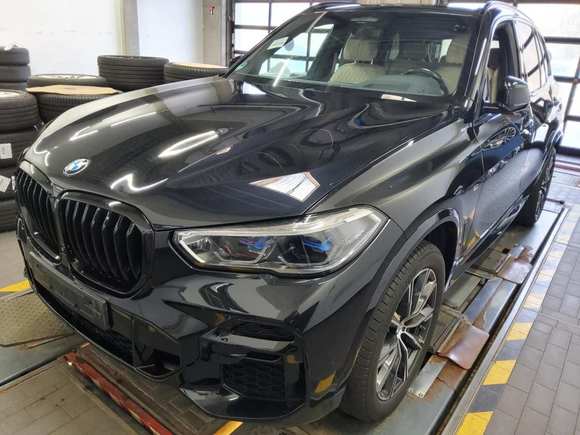 Pogled od napred levo