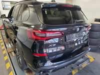 Pogled od pozadi levo