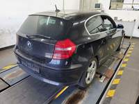 Pogled od pozadi desno