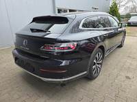 Изглед отзад отдясно