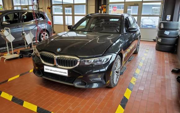 Pogled od napred levo