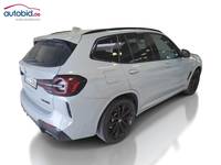 Skats no labās puses aizmugurē