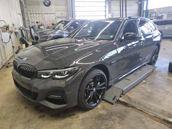 Изглед отпред отляво