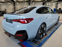 Skats no labās puses aizmugurē