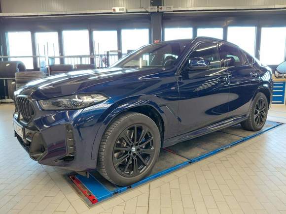 Skats no kreisās puses priekšā