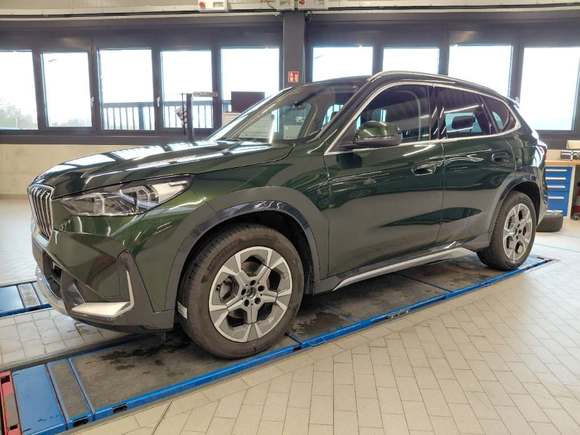 Pogled sprijeda lijevo