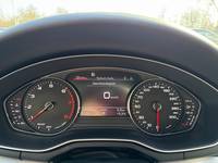 Pohled na přístrojovou desku