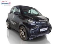 Skats no labās puses priekšā