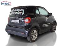 Skats no labās puses aizmugurē