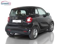 Skats no labās puses aizmugurē