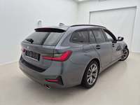 Vue de l’arrière droit