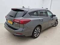 Vue de l’arrière droit