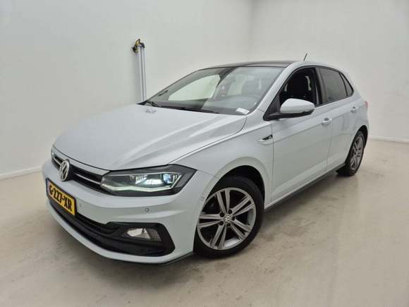 Skats no kreisās puses priekšā