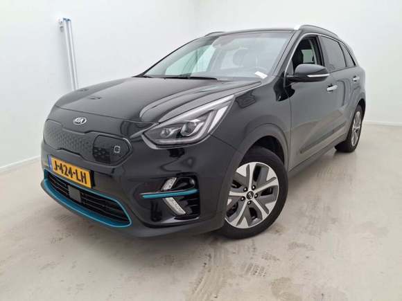 Skats no kreisās puses priekšā