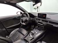 Вид на салон