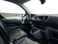 Вид на салон