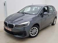 Skats no kreisās puses priekšā