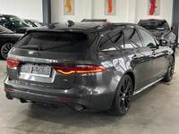 Pogled od pozadi desno