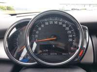 Pogled na kombinirani instrument