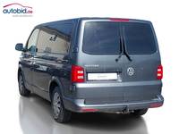 Vue de l’arrière gauche