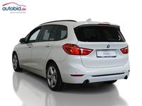 Vue de l’arrière gauche