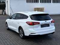 Pogled od pozadi levo