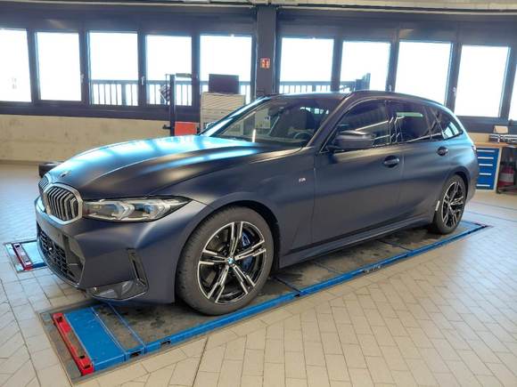 Skats no kreisās puses priekšā