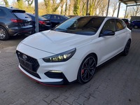 Pogled sprijeda lijevo