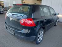 Изглед отзад отдясно