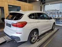 Изглед отзад отдясно