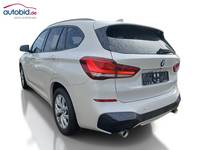 Vaade tagant vasakult