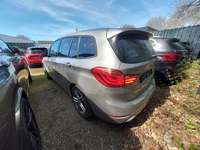 Vaade tagant vasakult