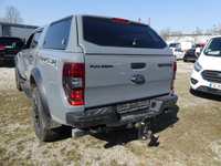 Vaade tagant vasakult